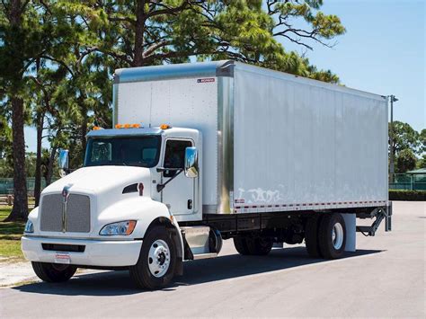 Refrigerated Trucks. . 26 foot box truck for sale